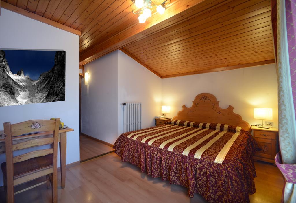 סן מרקו די קסטרוזה Hotel Margherita חדר תמונה